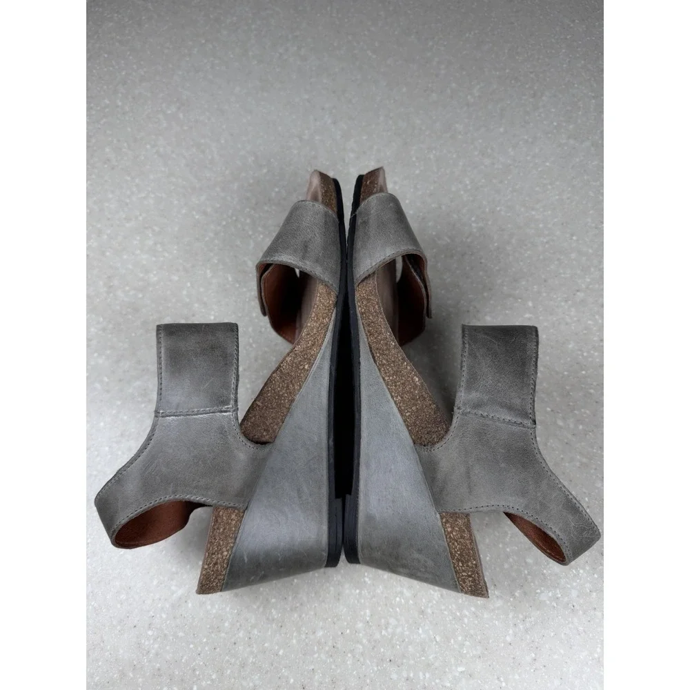 Taos Women Sandal Carousel‎ Size EU 37/US 6-6.5 Gray Leather Wedge Heel Shoe